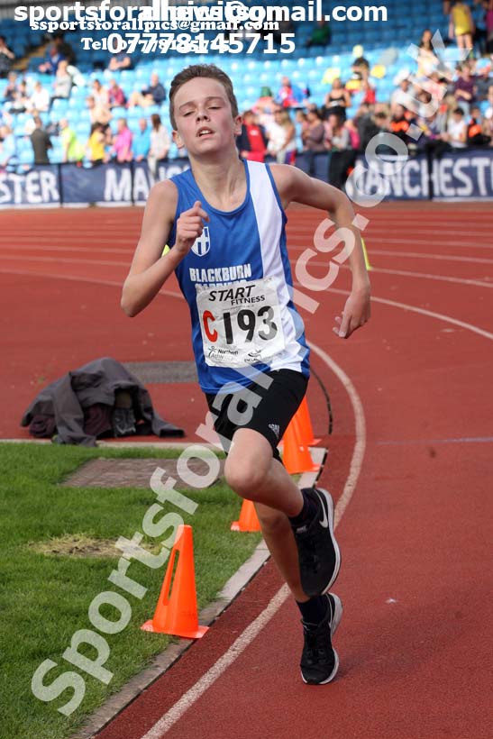 Boys under-15s 3 stage relay, Northern Senior 6 and 4 and Junior Stage Road Relays, SportsCity, Manchester. Photo:  David T. Hewitson/Sports for All Pics